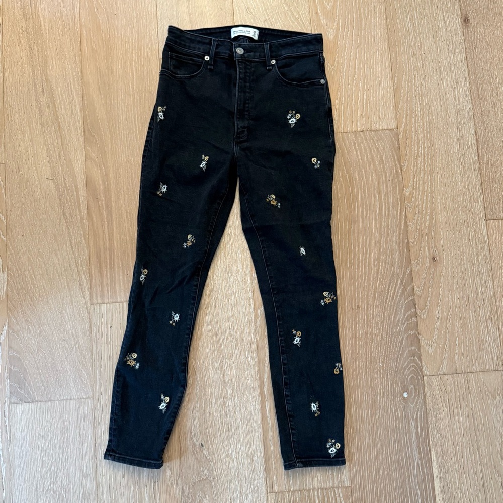 Abercrombie & Fitch Black Floral Embroidered Skinny Jeans
